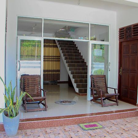 Sasmika Villa Surf And Yoga Hostel Weligama Exterior foto